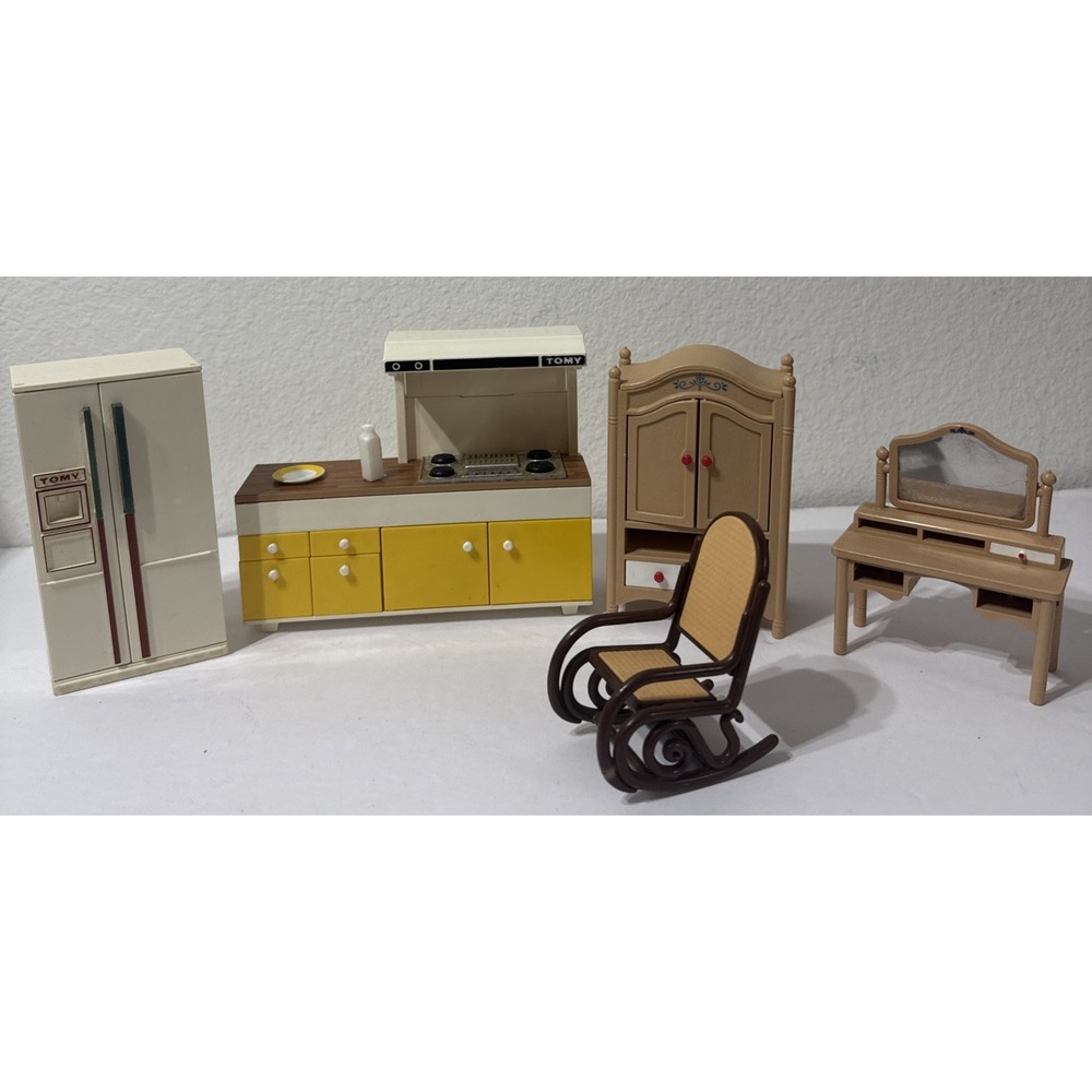 Vtg Tomy Smaller Home Dollhouse Kitchen Vanity Refrigerator Cabinet Chair JAPAN
